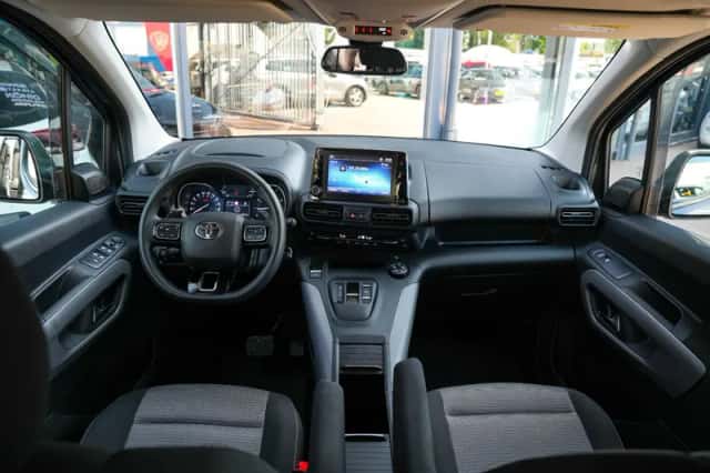 Toyota Proace (2024) thumbnail 2