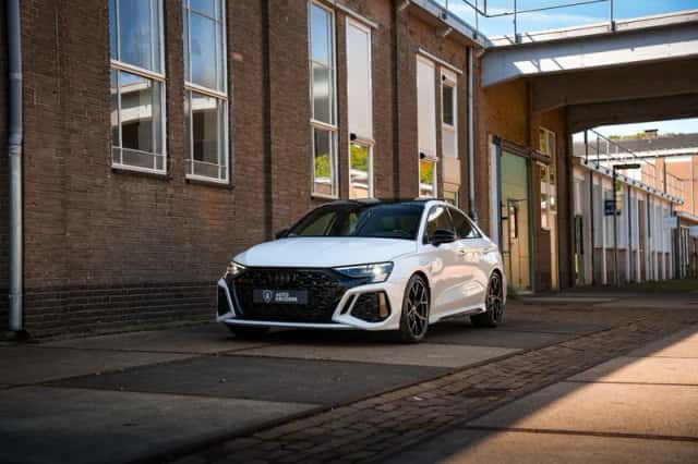 Audi A3 (2023) thumbnail 2