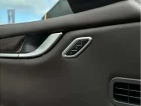 Maserati Ghibli (2015) thumbnail 18