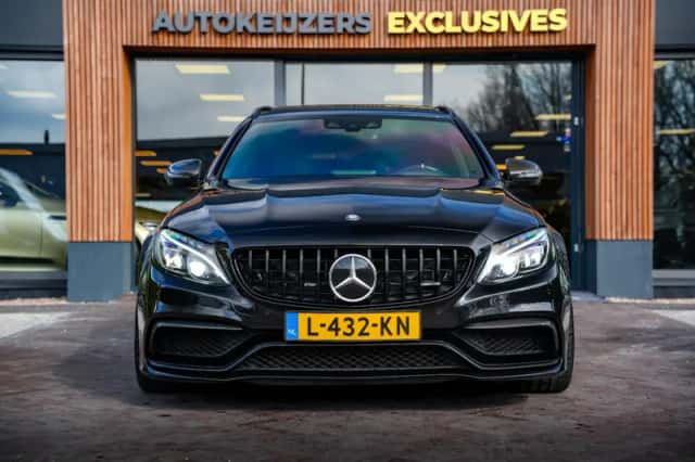 Mercedes-Benz C-Klasse (2015) thumbnail 3