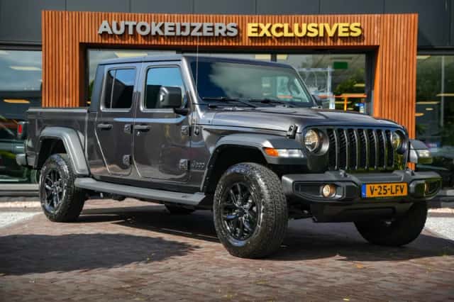 Jeep Gladiator (2024) thumbnail 1