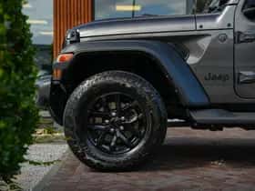 Jeep Gladiator (2024) thumbnail 12