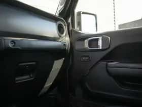 Jeep Gladiator (2024) thumbnail 23