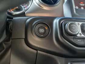 Jeep Gladiator (2024) thumbnail 24
