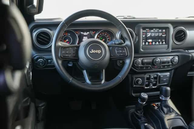 Jeep Gladiator (2024) thumbnail 4