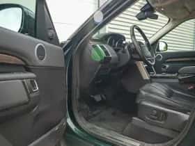 Land Rover Discovery (2017) thumbnail 2