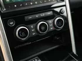 Land Rover Discovery (2017) thumbnail 16