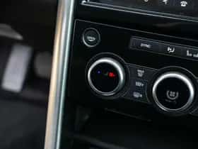 Land Rover Discovery (2017) thumbnail 17