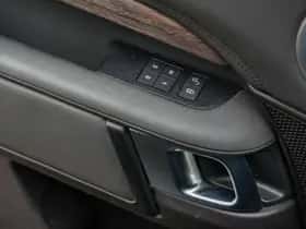 Land Rover Discovery (2017) thumbnail 25