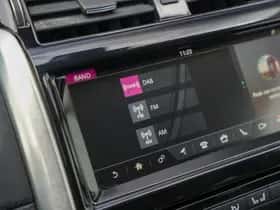 Land Rover Discovery (2017) thumbnail 26