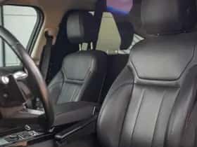 Land Rover Discovery (2017) thumbnail 27