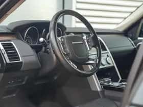 Land Rover Discovery (2017) thumbnail 4