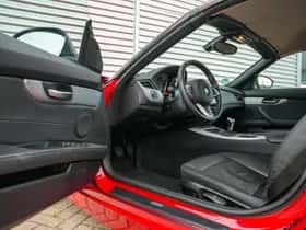 BMW Z4 (2012) thumbnail 2