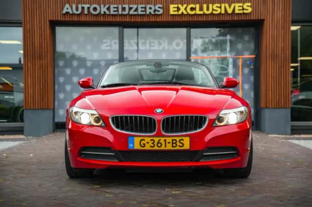 BMW Z4 (2012) thumbnail 3