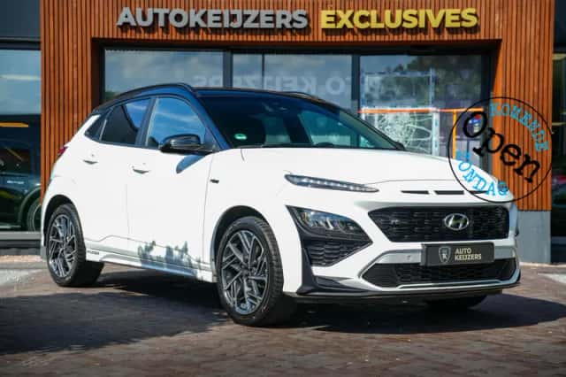 Hyundai Kona (2022) thumbnail 1