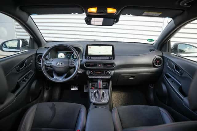 Hyundai Kona (2022) thumbnail 2