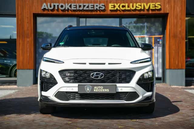 Hyundai Kona (2022) thumbnail 3