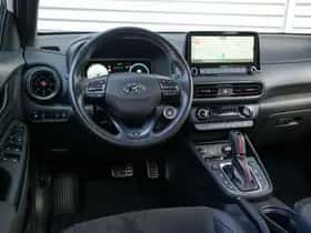 Hyundai Kona (2022) thumbnail 4