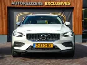 Volvo V60 (2021) thumbnail 3