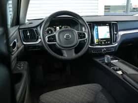 Volvo V60 (2021) thumbnail 4