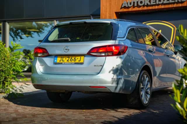 Opel Astra Sports Tourer (2016) thumbnail 3