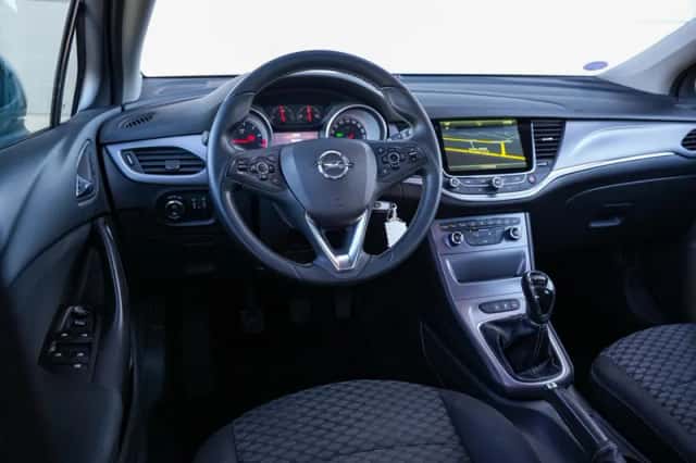 Opel Astra Sports Tourer (2016) thumbnail 4