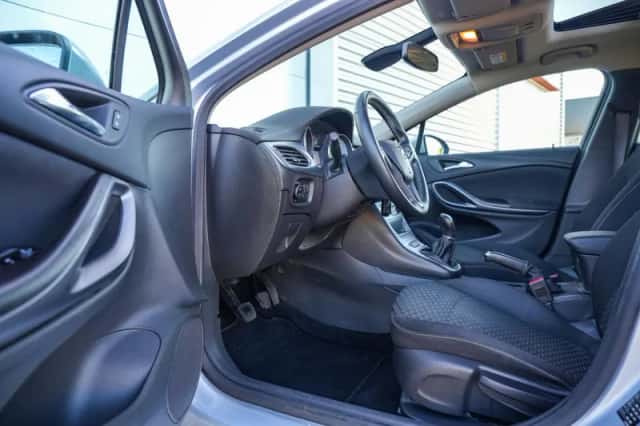 Opel Astra Sports Tourer (2016) thumbnail 6