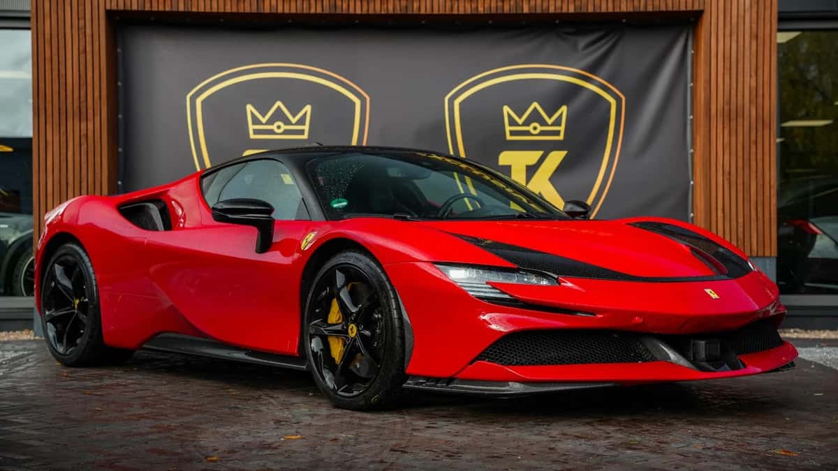 Ferrari SF90 Stradale (2022) — foto 1