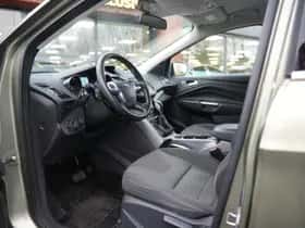 Ford Kuga (2014) thumbnail 8