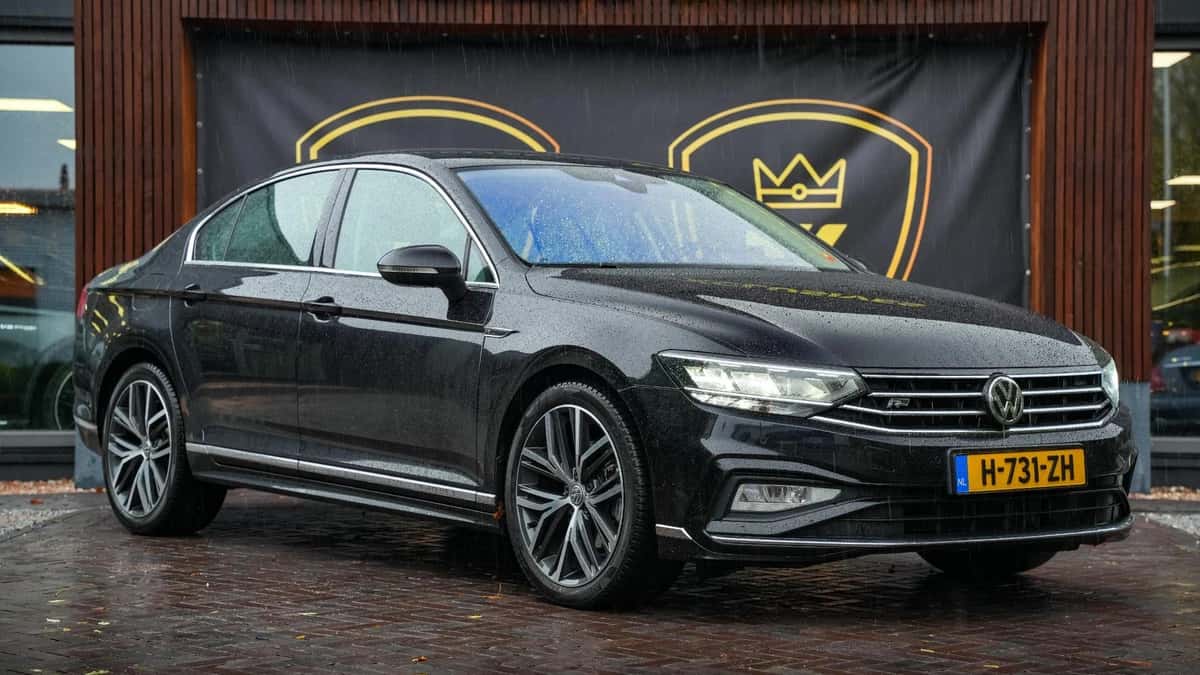 Volkswagen Passat (2019) — foto 1