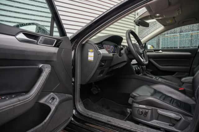 Volkswagen Passat (2019) thumbnail 6