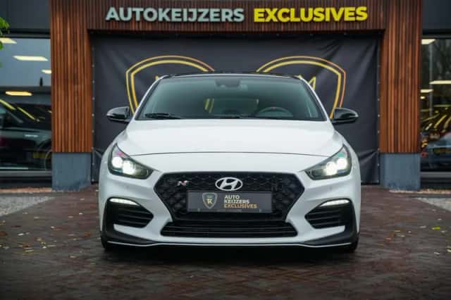 Hyundai i30 Fastback (2019) thumbnail 3