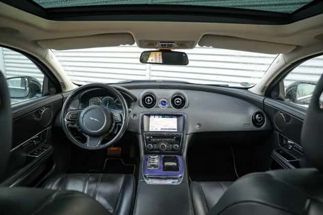 Jaguar XJ (2013) thumbnail 2