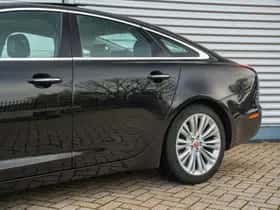 Jaguar XJ (2013) thumbnail 33