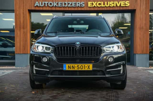 BMW X5 (2017) thumbnail 2