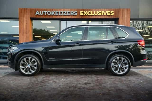 BMW X5 (2017) thumbnail 5