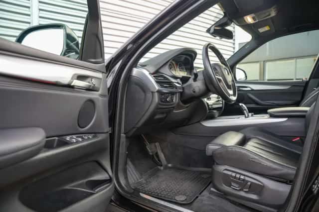 BMW X5 (2017) thumbnail 6