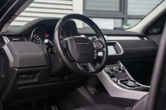 Land Rover Range Rover Evoque (2012) thumbnail 4