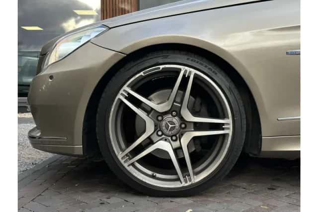 Mercedes-Benz E-Klasse (2010) thumbnail 6