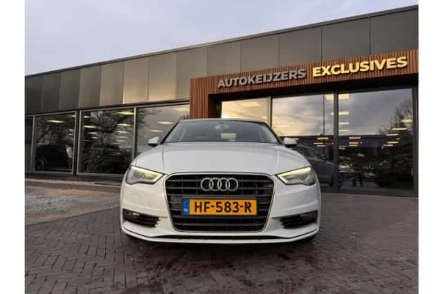 Audi A3 (2014) thumbnail 2
