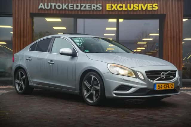 Volvo S60 (2012) thumbnail 1