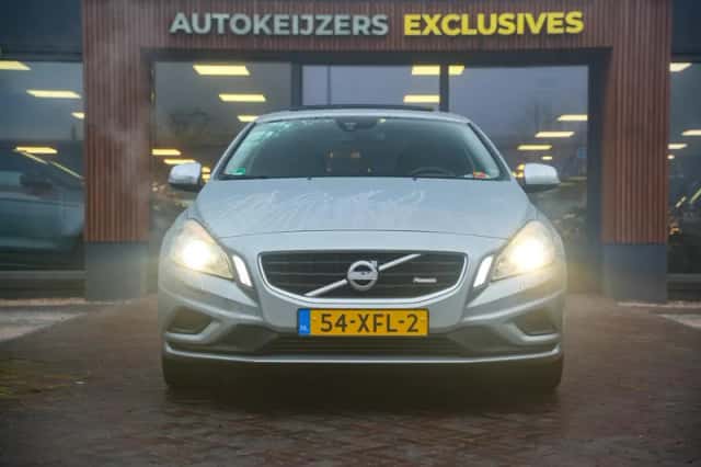 Volvo S60 (2012) thumbnail 3