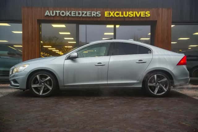 Volvo S60 (2012) thumbnail 5