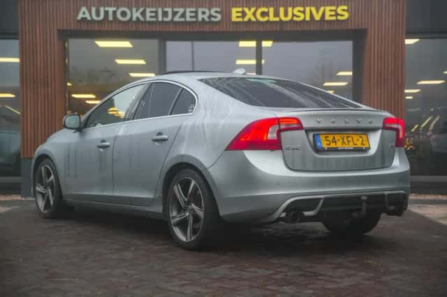 Volvo S60 (2012) thumbnail 5