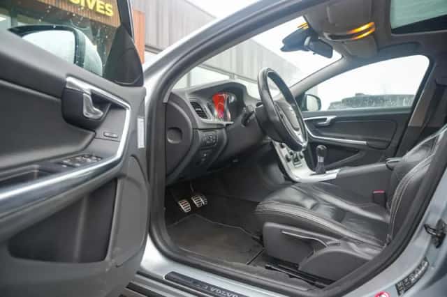 Volvo S60 (2012) thumbnail 6