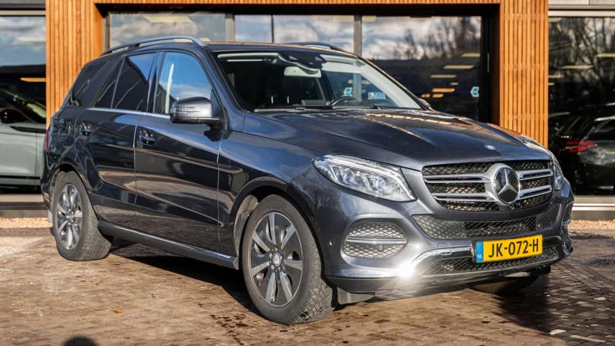 Mercedes-Benz GLE (2015) — foto 1