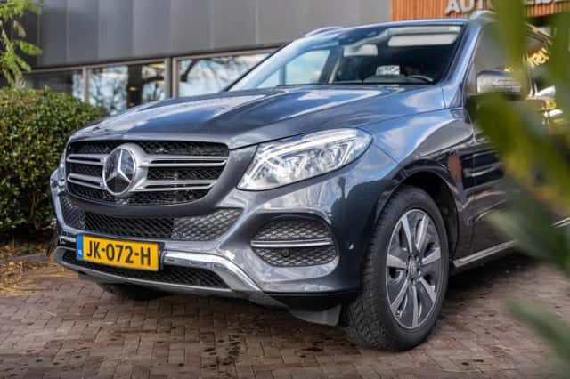 Mercedes-Benz GLE (2015) thumbnail 5