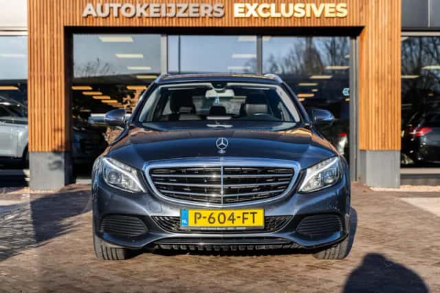 Mercedes-Benz C-Klasse (2015) thumbnail 2