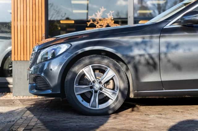 Mercedes-Benz C-Klasse (2015) thumbnail 5