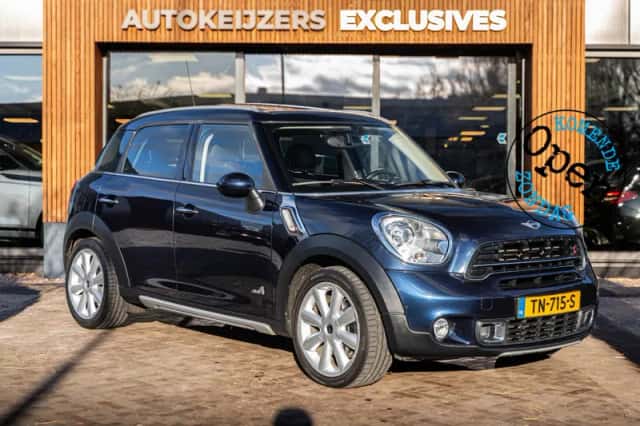 MINI Countryman (2015) thumbnail 1